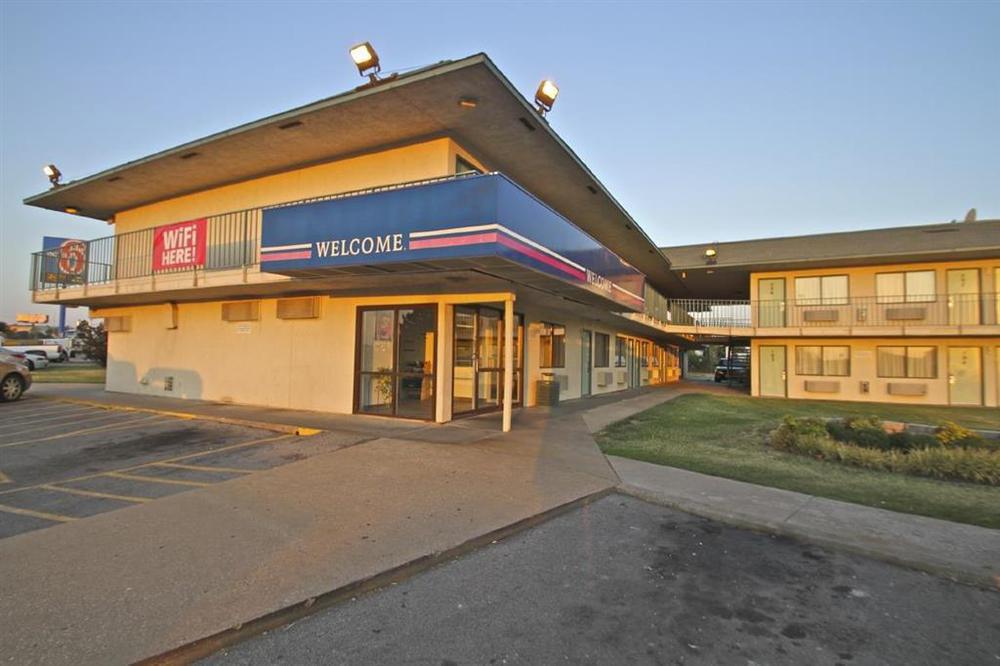 Regency Inn Tulsa Oakhurst وسائل الراحة الصورة