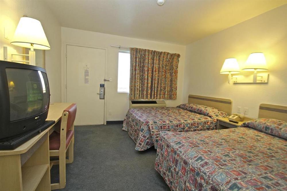 Regency Inn Tulsa Oakhurst الغرفة الصورة