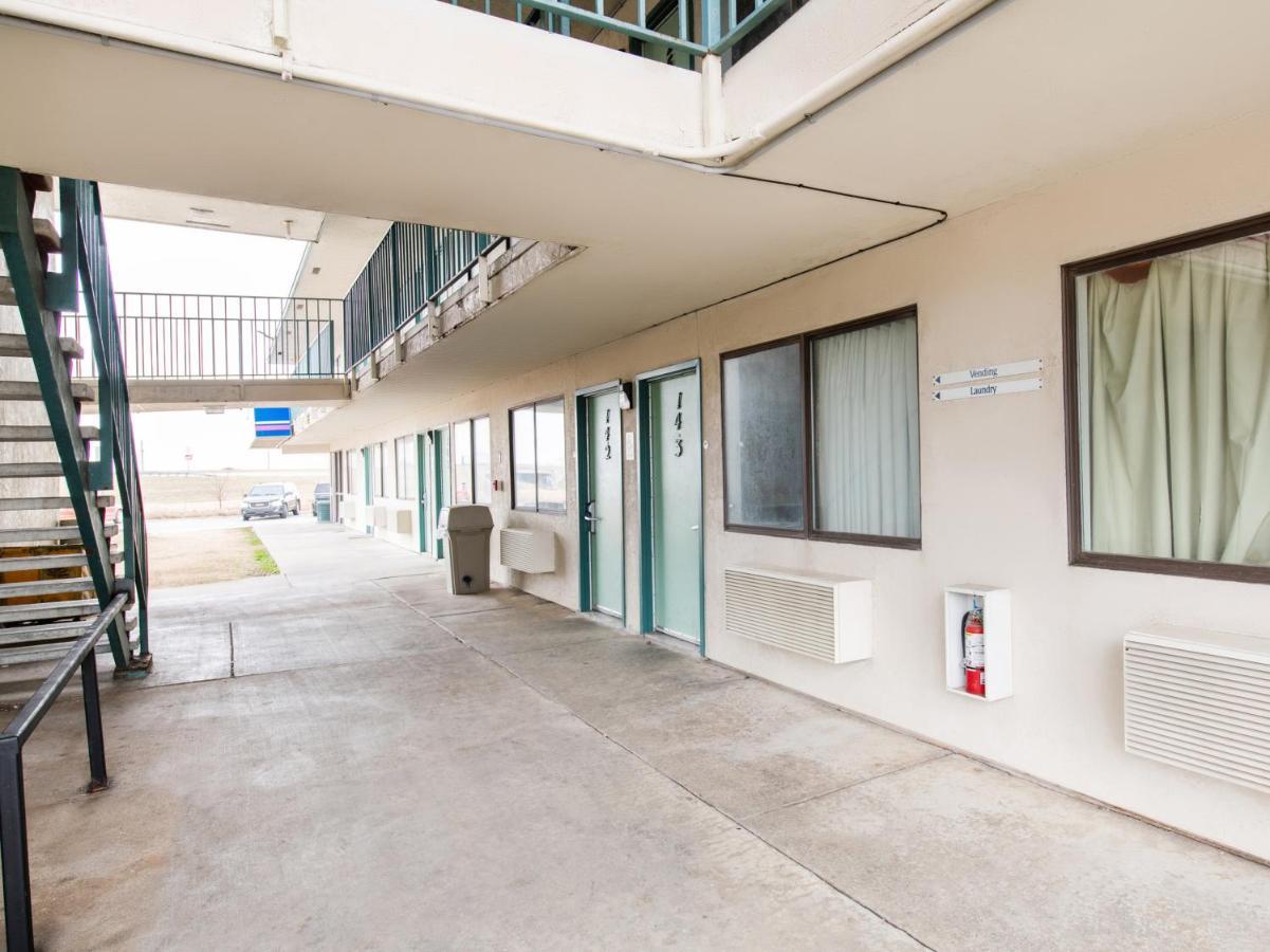 Regency Inn Tulsa Oakhurst المظهر الخارجي الصورة