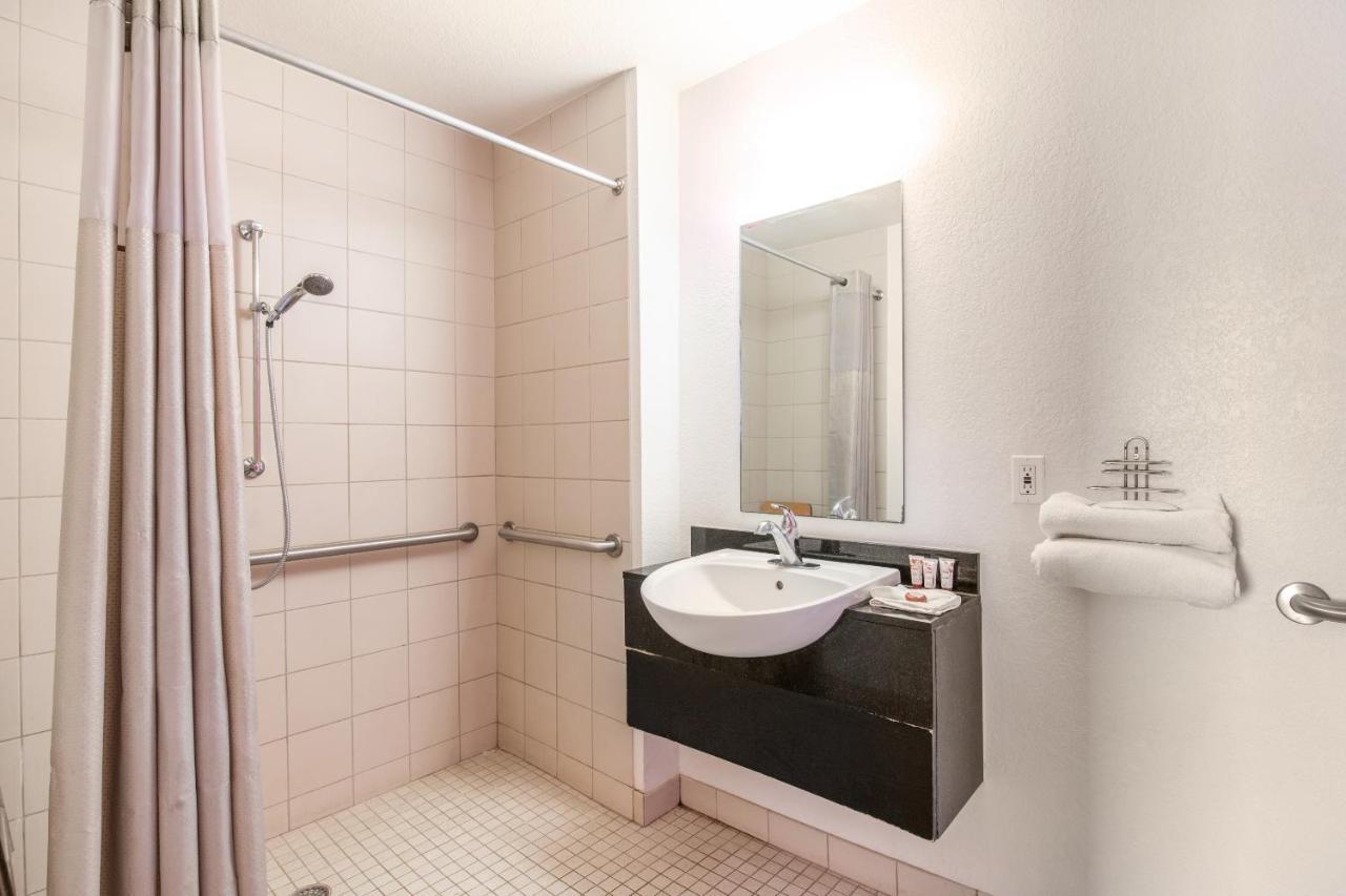 Regency Inn Tulsa Oakhurst المظهر الخارجي الصورة